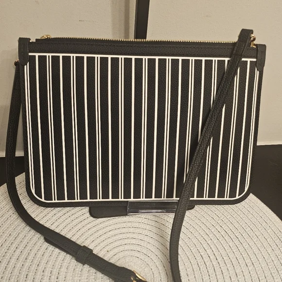 Louis Vuitton Articles de Voyage Pouch – Neverfull Inside Out 2024 Edition - Picture 2 of 6